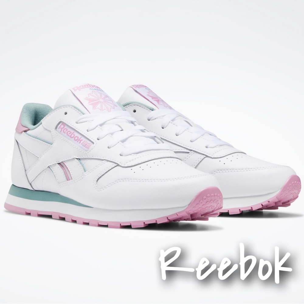 Reebok Women’s Classic Leather Sneakers • W 9.5